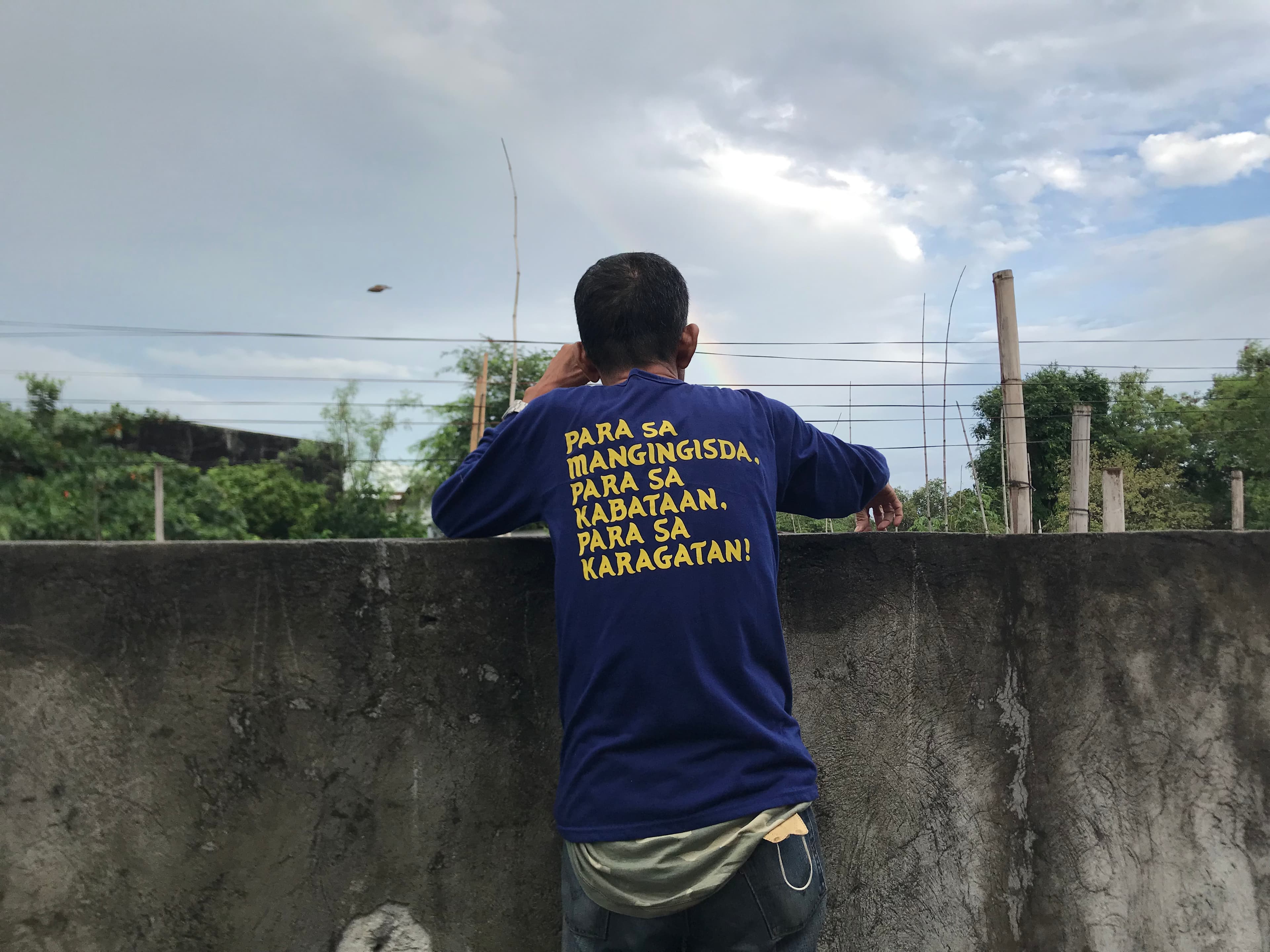 Si Ka Manny, suot ang kuwento ng pakikibaka at pag-asa.